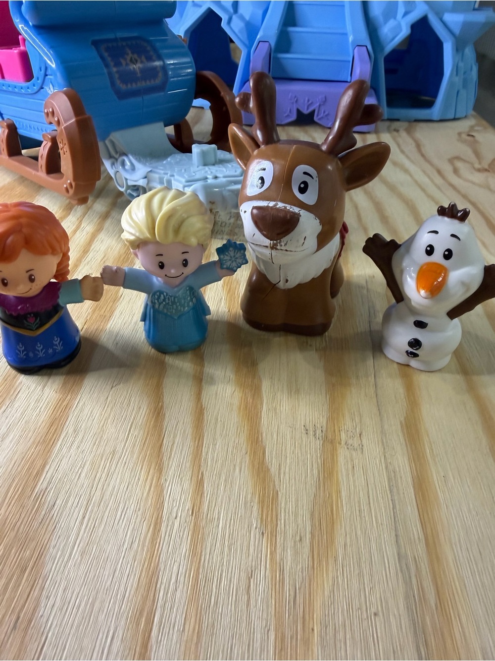 Fisher Price Little People Disney Frozen Elsa Ice Palace Sleigh Anna Olaf Sven - Picture 4 of 6